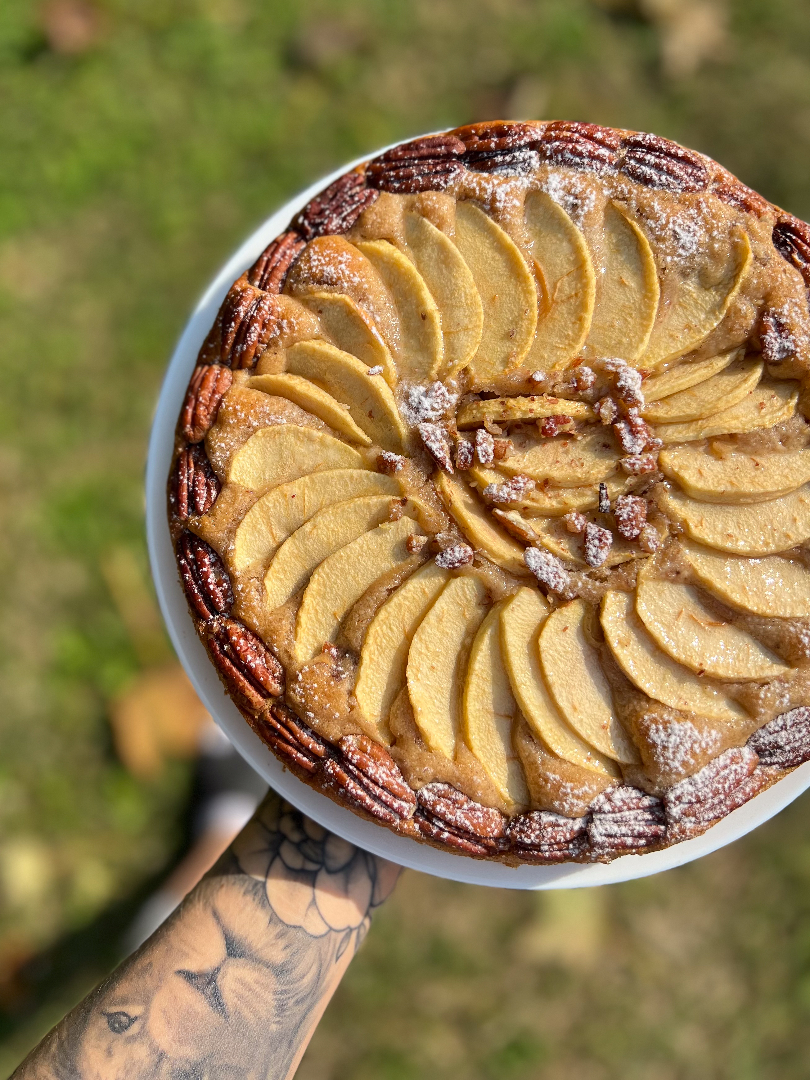 Apple and Pecan Cake