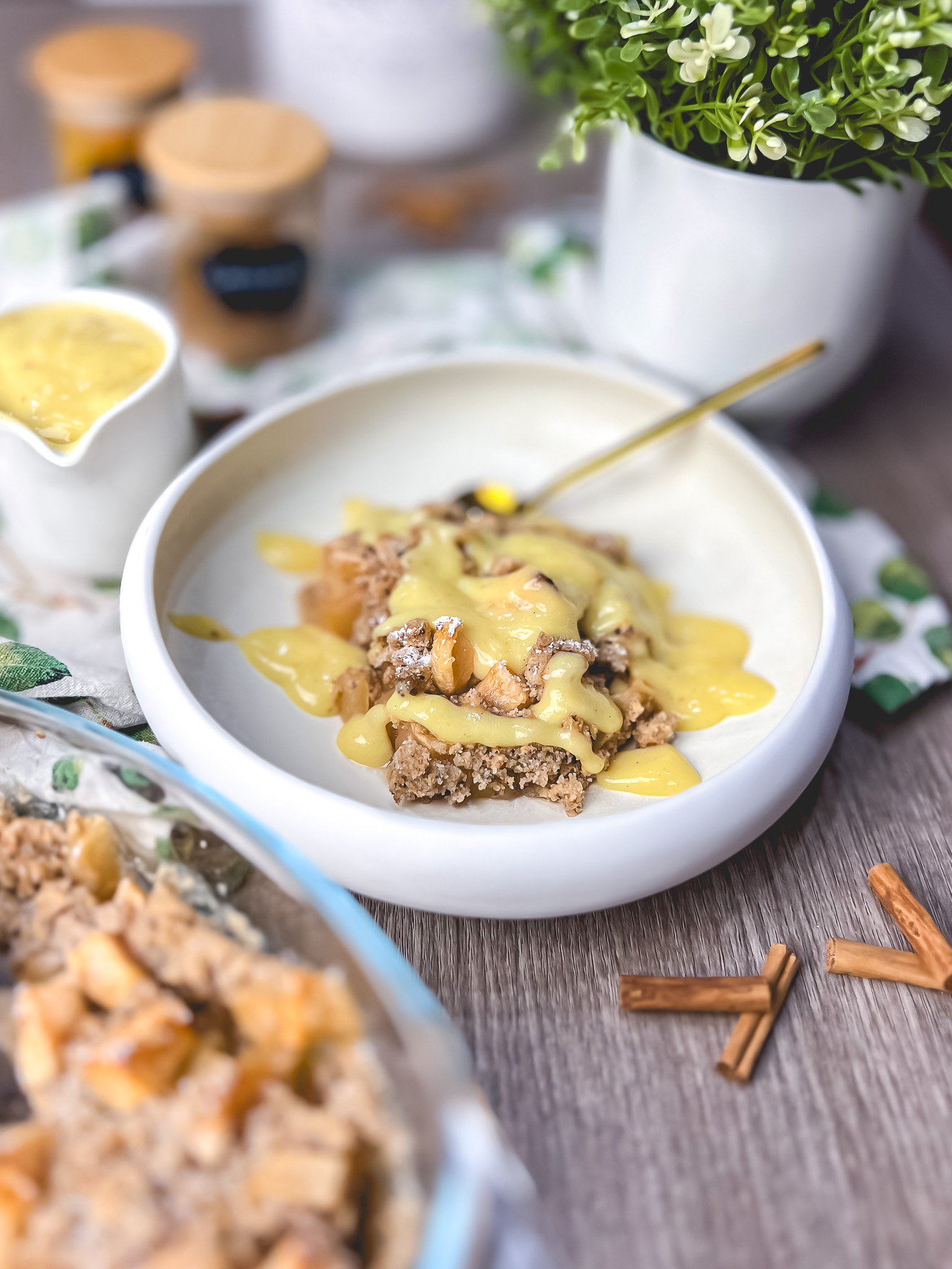 Apple Crumble with Vanilla Sauce