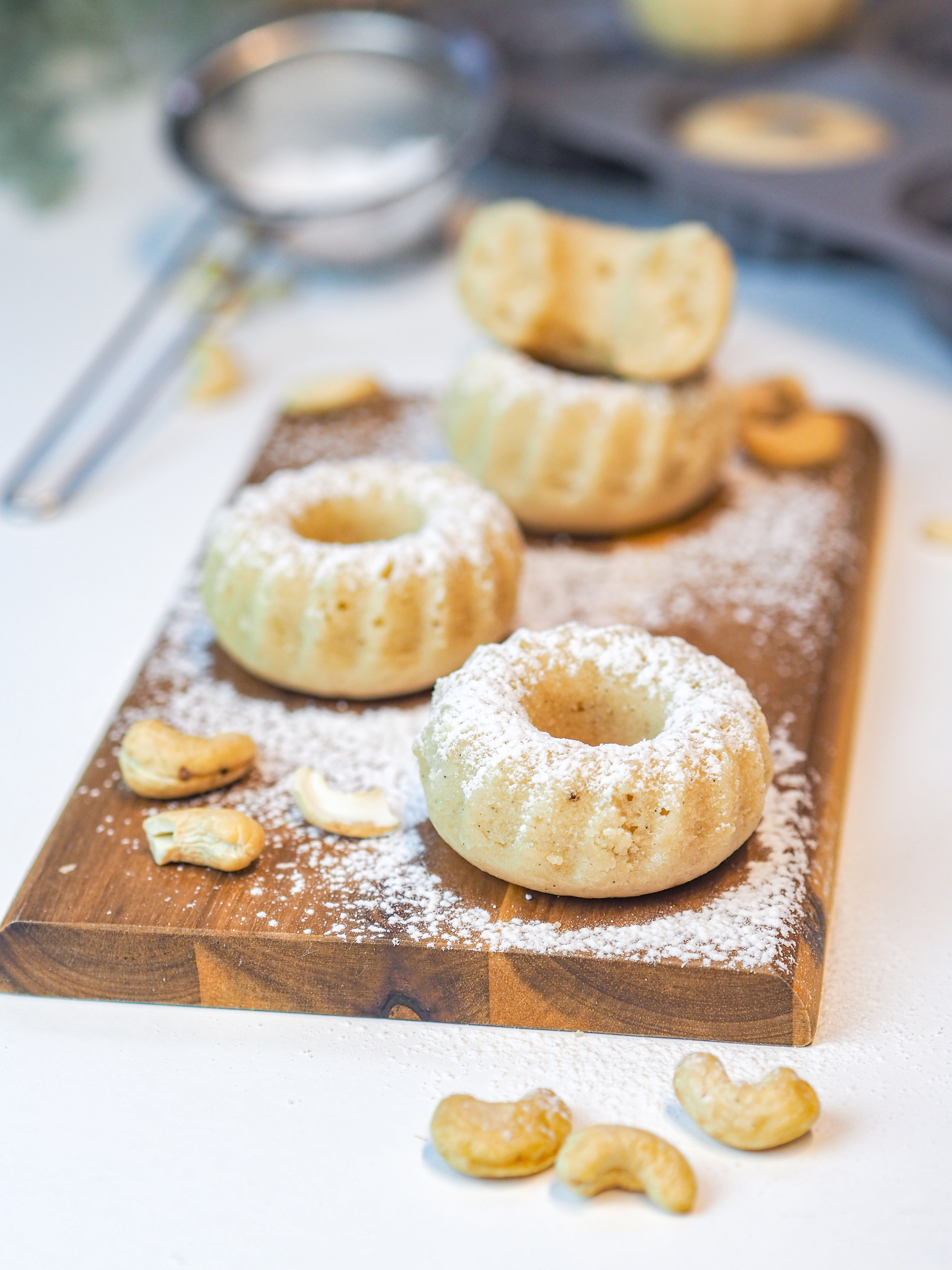 Mini Cakes with Cashew Ricotta