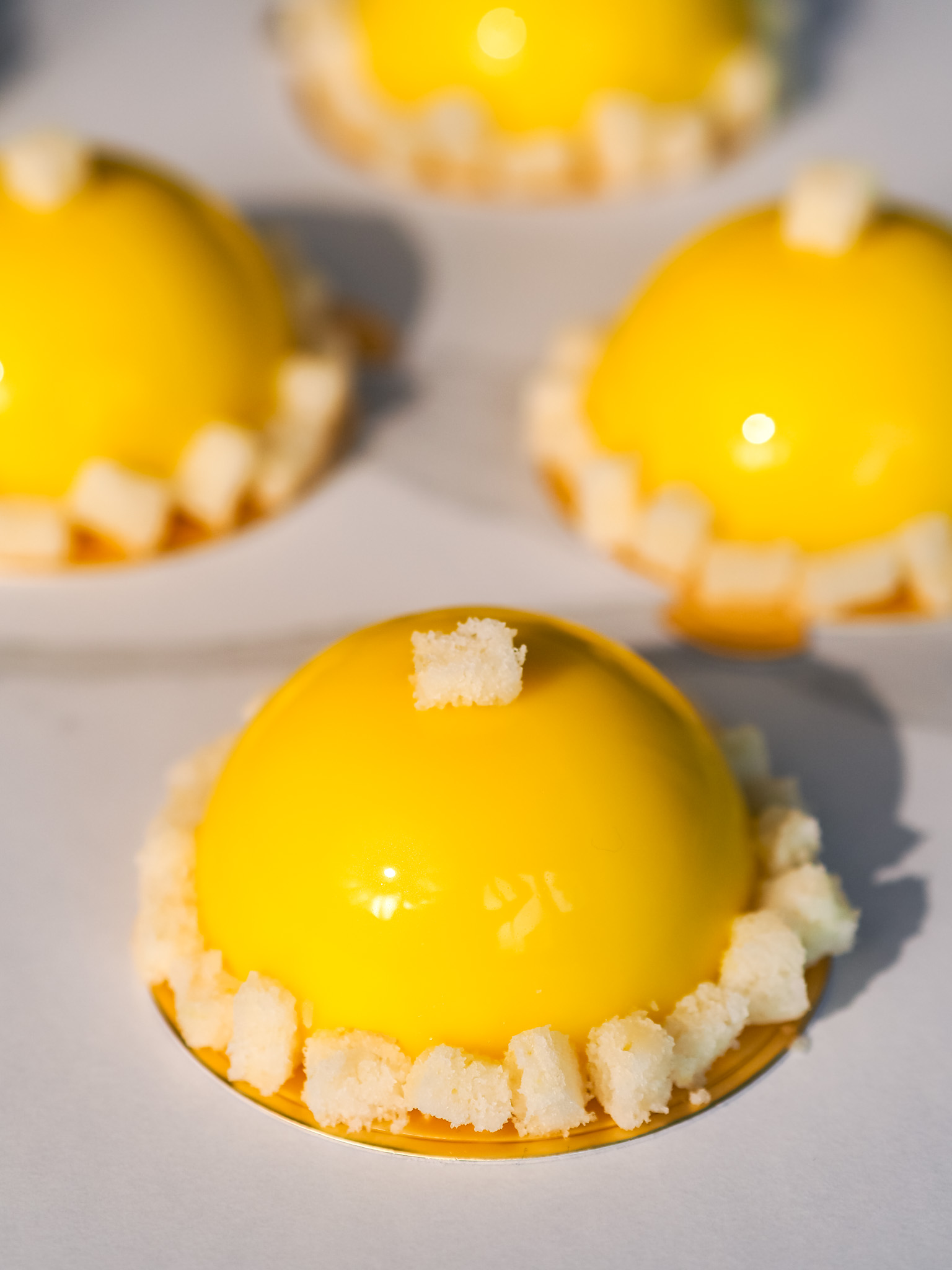 Modern Mini Lemon Mimosa Cakes